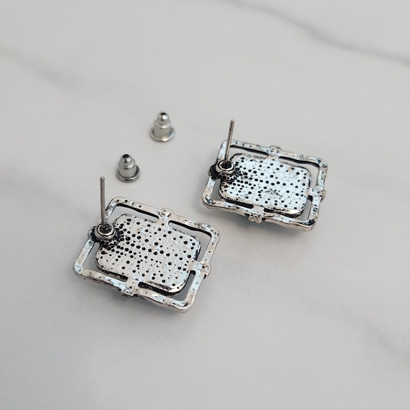 Paparazzi Jewelry "Center Stagecoach" Turquoise Silver Frame Earrings - Picture 5 of 8